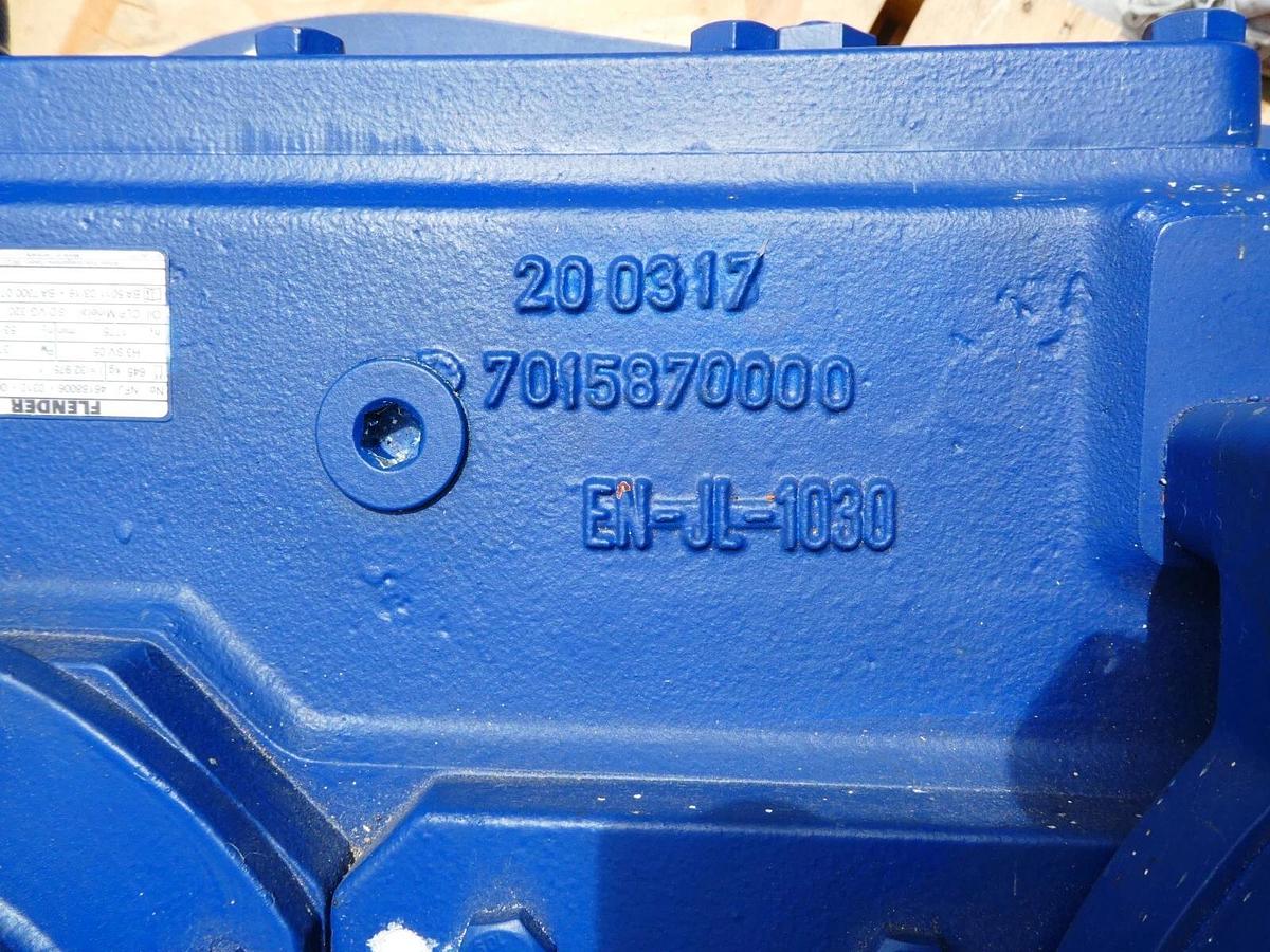 Used Flender flat Gearbox NFJ/46188006-0310-003/2018 H3 SV 05 37kW I= 32,975:1 (New)