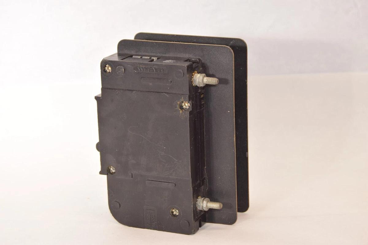 (NEW) HEINEMANN ELECTRIC CD3-A3-AB 25Amp A 480V 3-Pole Circuit Breaker