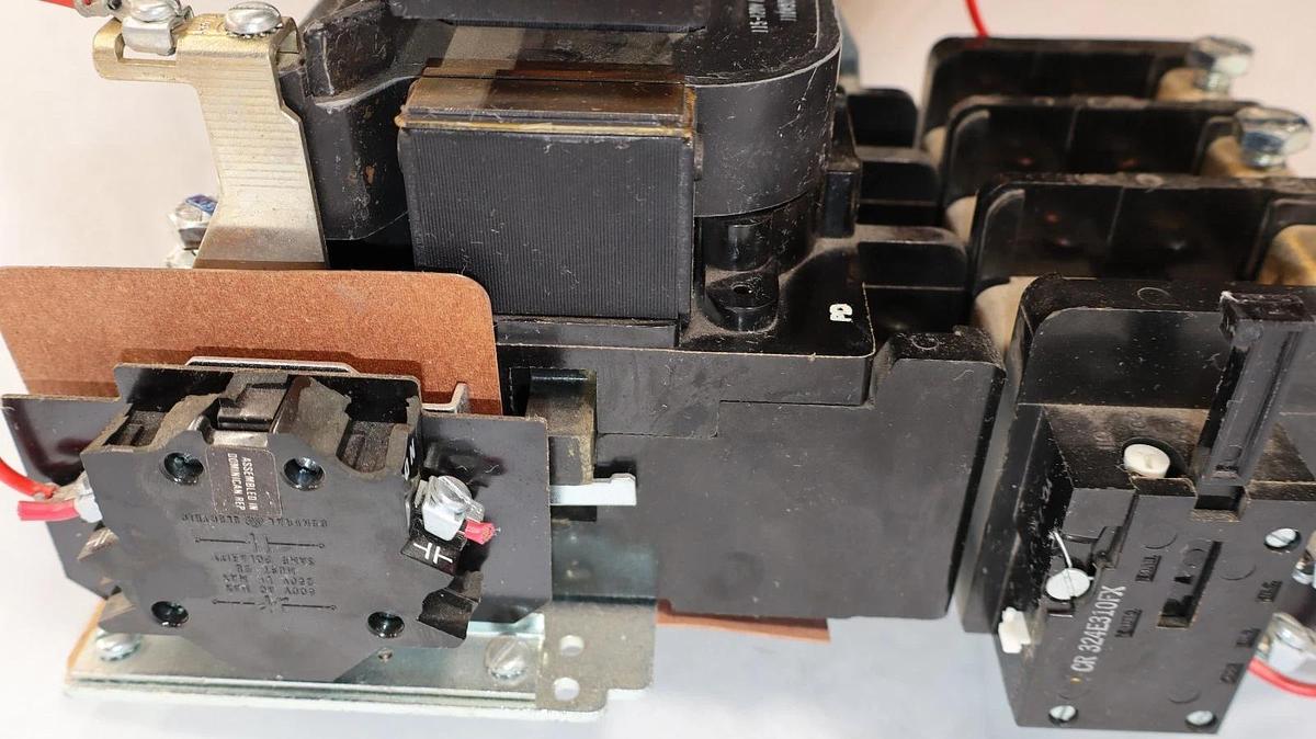 GE GENERAL ELECTRIC Size Sz 2 STARTER CR306E0**ABNA 600V 45A 115-120V Coil (NOS)