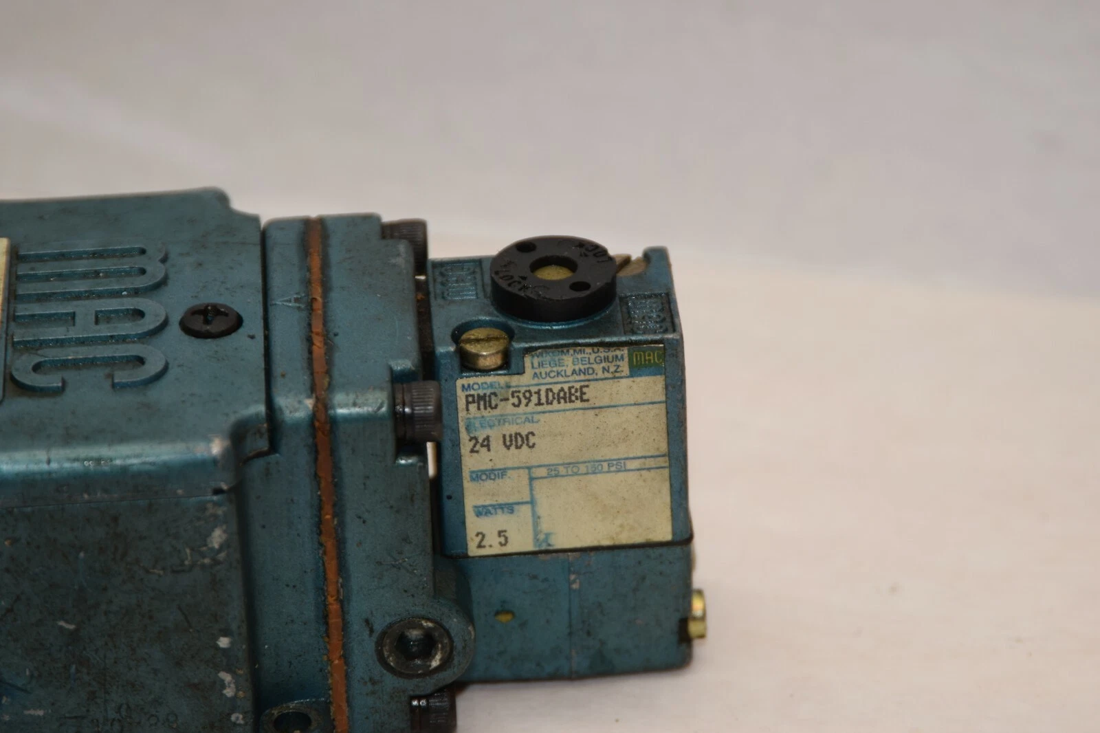 Used MAC VALVES 6531A-000-PM-111DA 24Vdc 2.5W 150psi (2)Coil Solenoid Valve