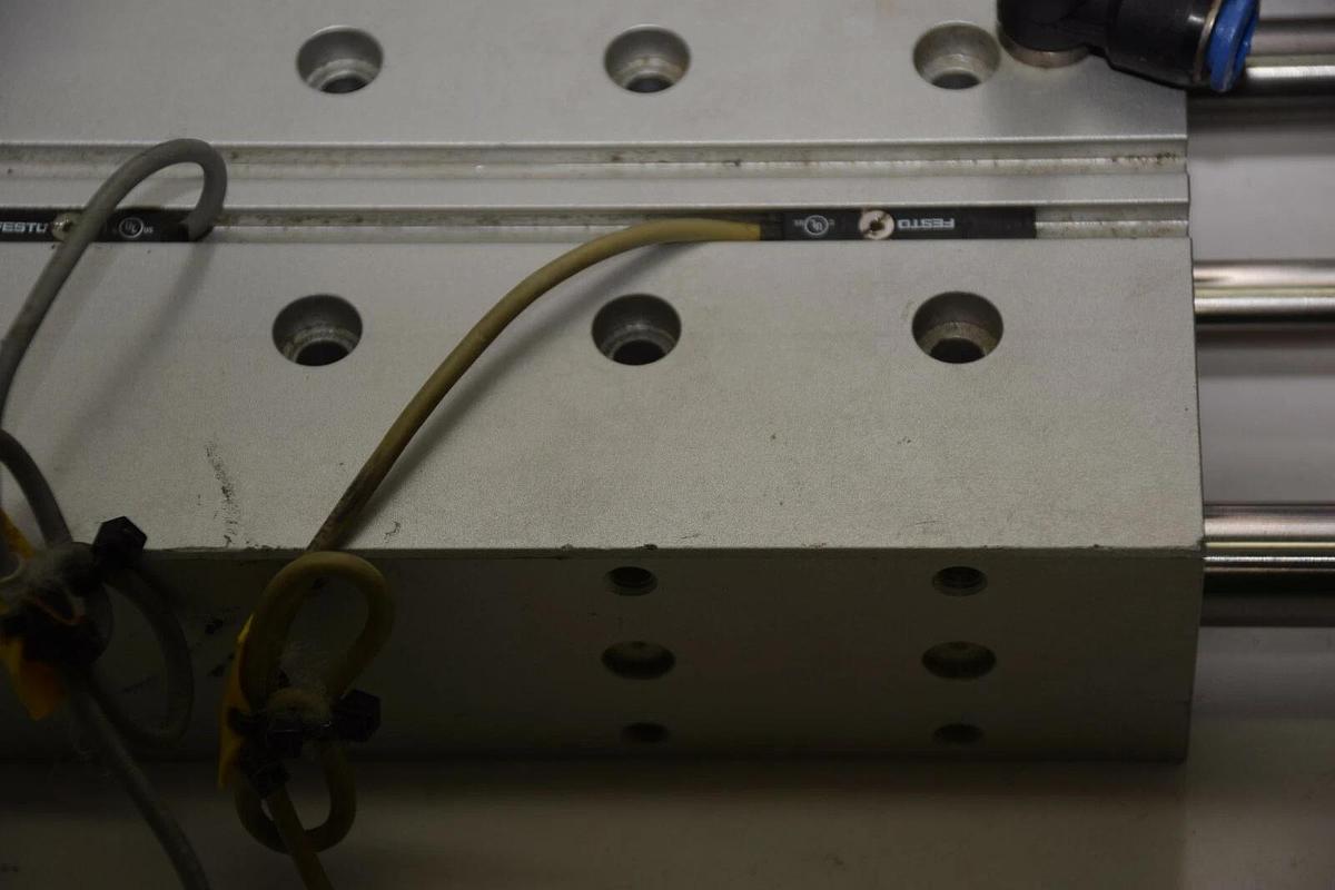 Used FESTO  PNEUMATIC GUIDED LINEAR DRIVE DFM-32-125-P-A-KF GLIDE GRIPPER CYLINDER