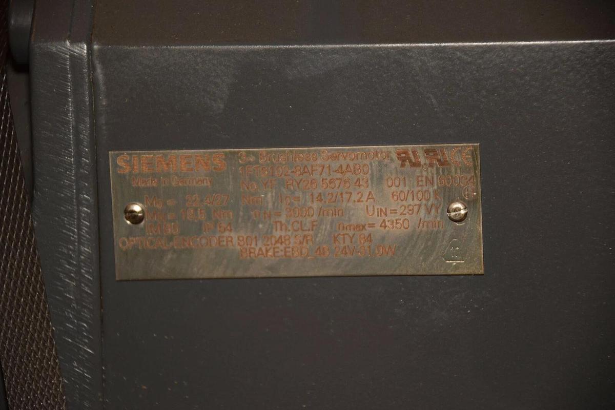 (New) SIEMENS 1FT6102-8AF71-4AB0  27/Nm Brushless Servo Motor