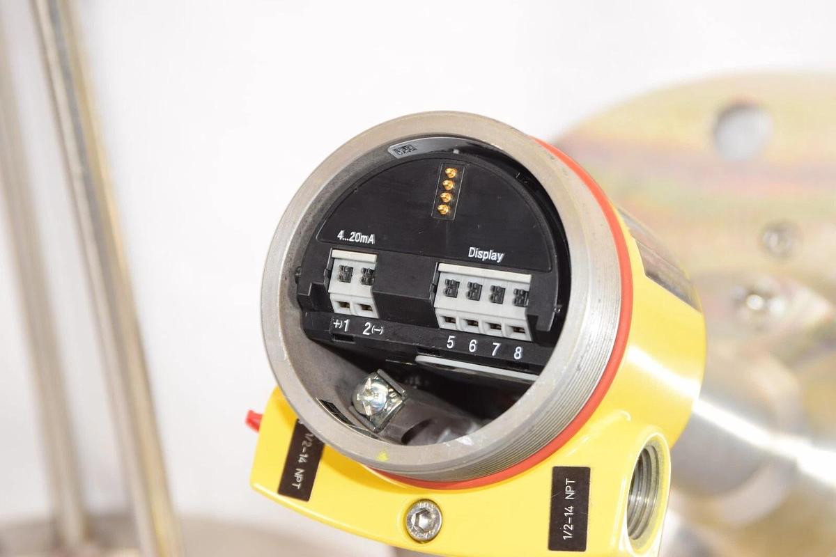 Used Vega VEGAPULS 69 RADAR LEVEL TRANSMITTER  PS69,FECSDBHXANKXX  PS69 FECSDBHXANKXX