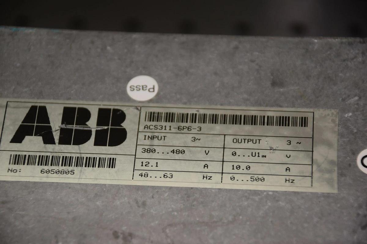 Used ABB ACS300  ACS311-6P6-3 ACS3116P63 380/480V 12.1A 10A VARIABLE FREQUENCY DRIVE