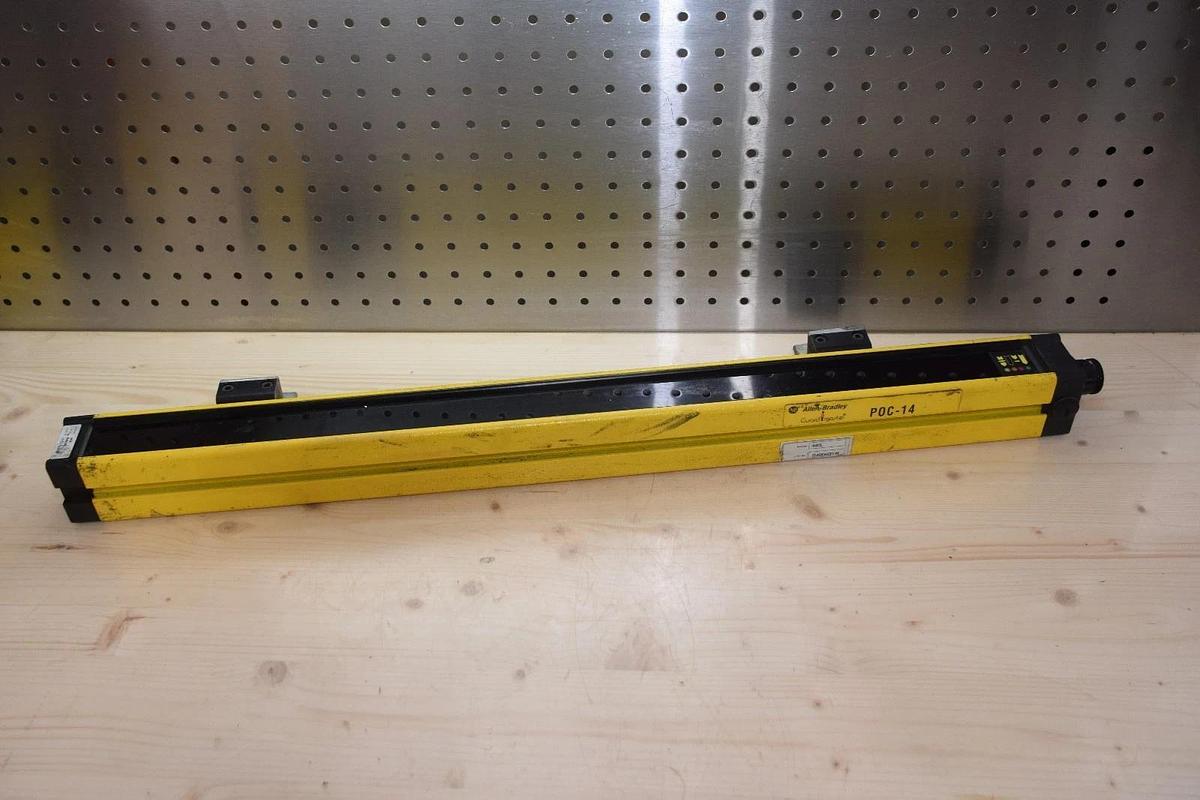 Used ALLEN BRADLEY GUARDMASTER 440L R4B0600-N TYPE 4 14mm SAFETY LIGHT CURTAIN