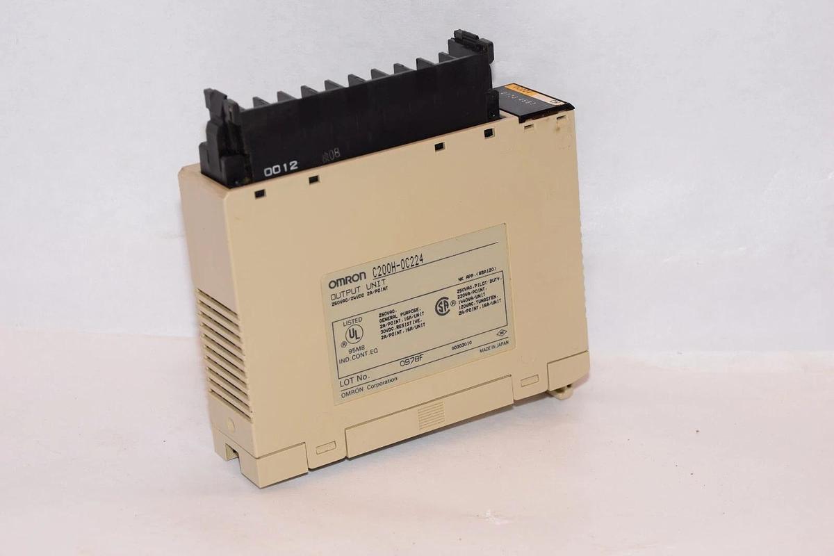 Used OMRON C200H-0C224 C200H0C224 250Vac 24Vdc , 2A/Point Output Unit Module