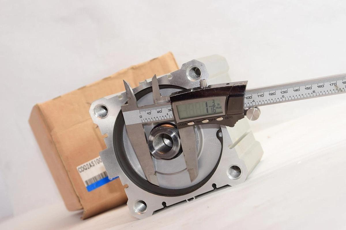 (NEW) SMC CDQ2AS100C-W6677-30 Double Acting Pneumatic Cylinder