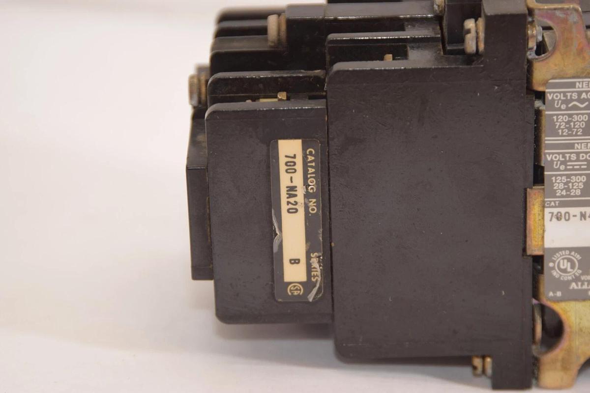 Used ALLEN BRADLEY 700-N400A1 Series C Type N 120V Control Relay W/ 700-NA20 Fnt Deck