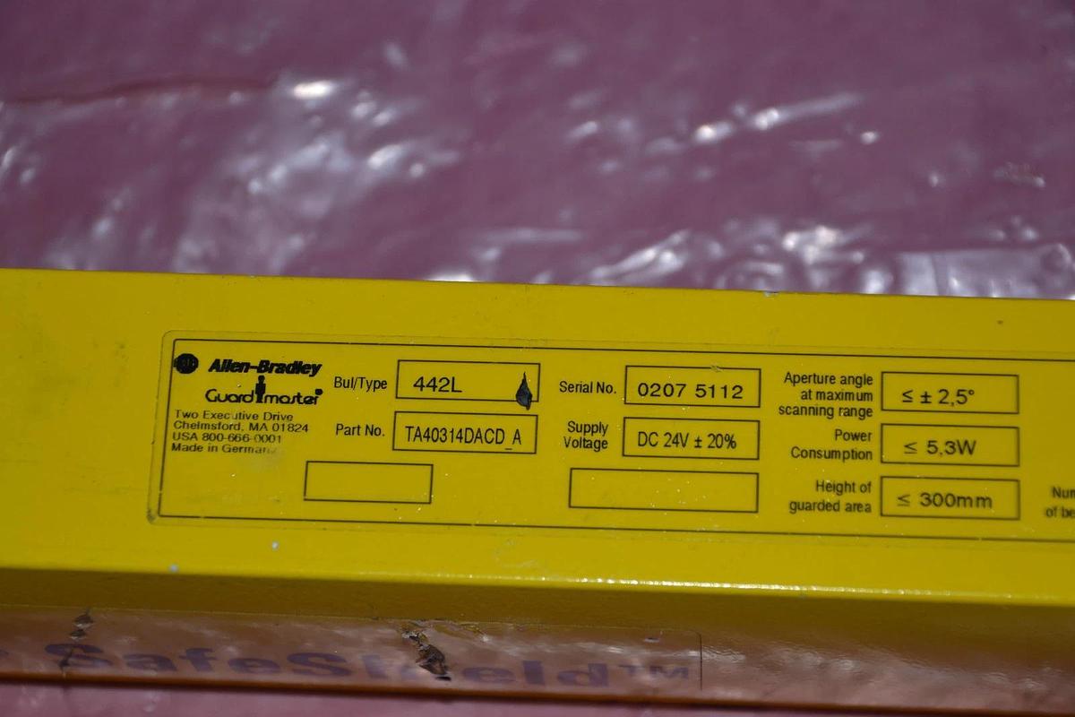 Used Allen Bradley Safety Light Curtain Sensor TA40314DACD A 442L 24V 24 V 40 BEAMS