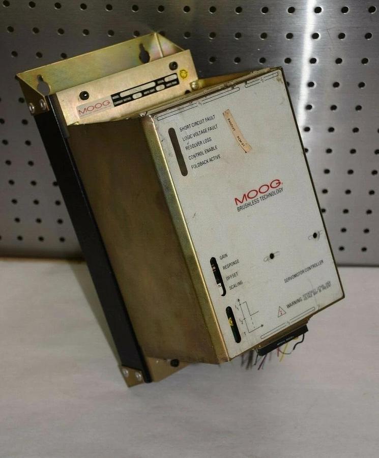 Used Moog Servo Motor Control Drive 152D423A