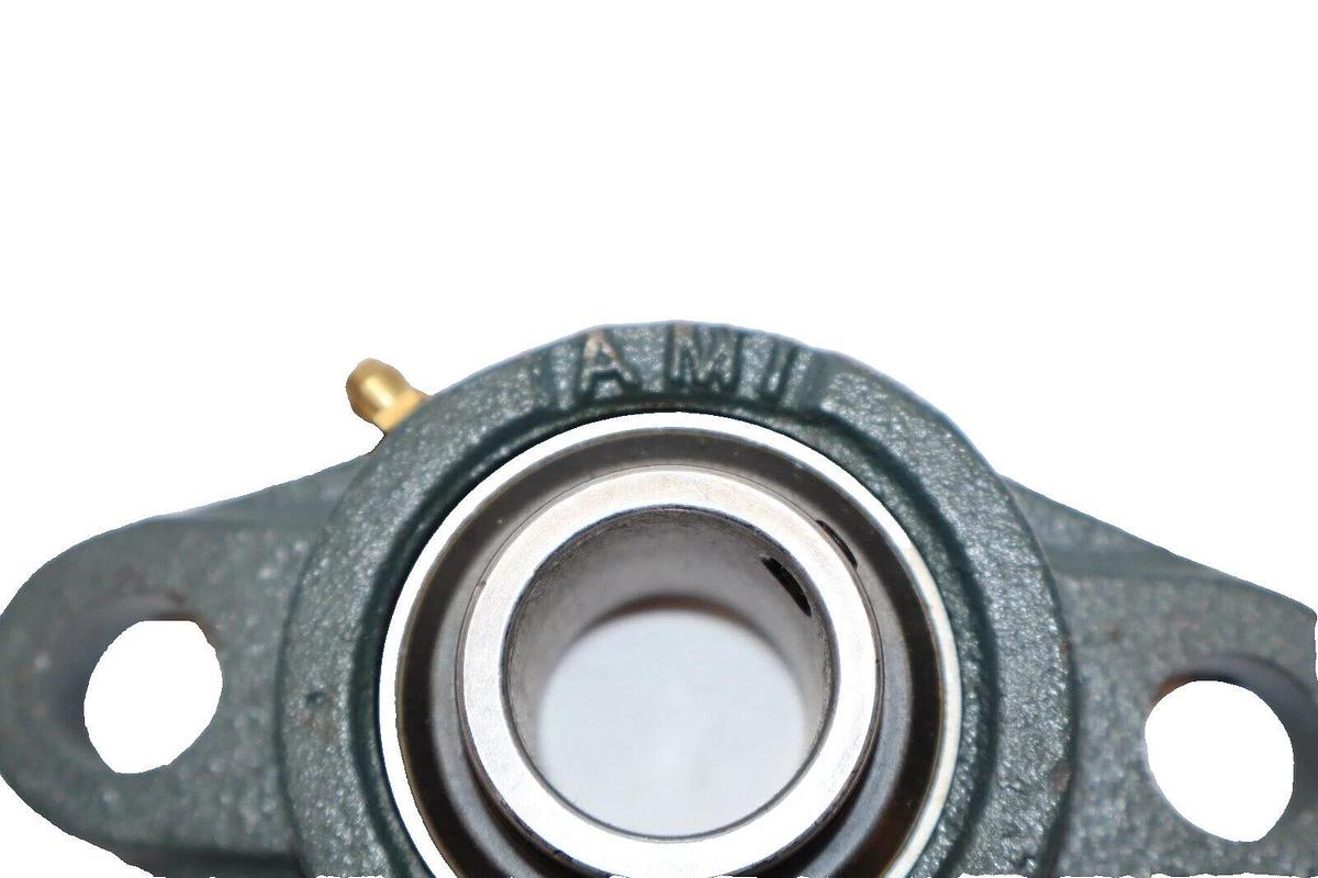 (NEW) AMI FL205 2-Bolt Pillow Block Bearing With YAR205-2F Bearing Insert