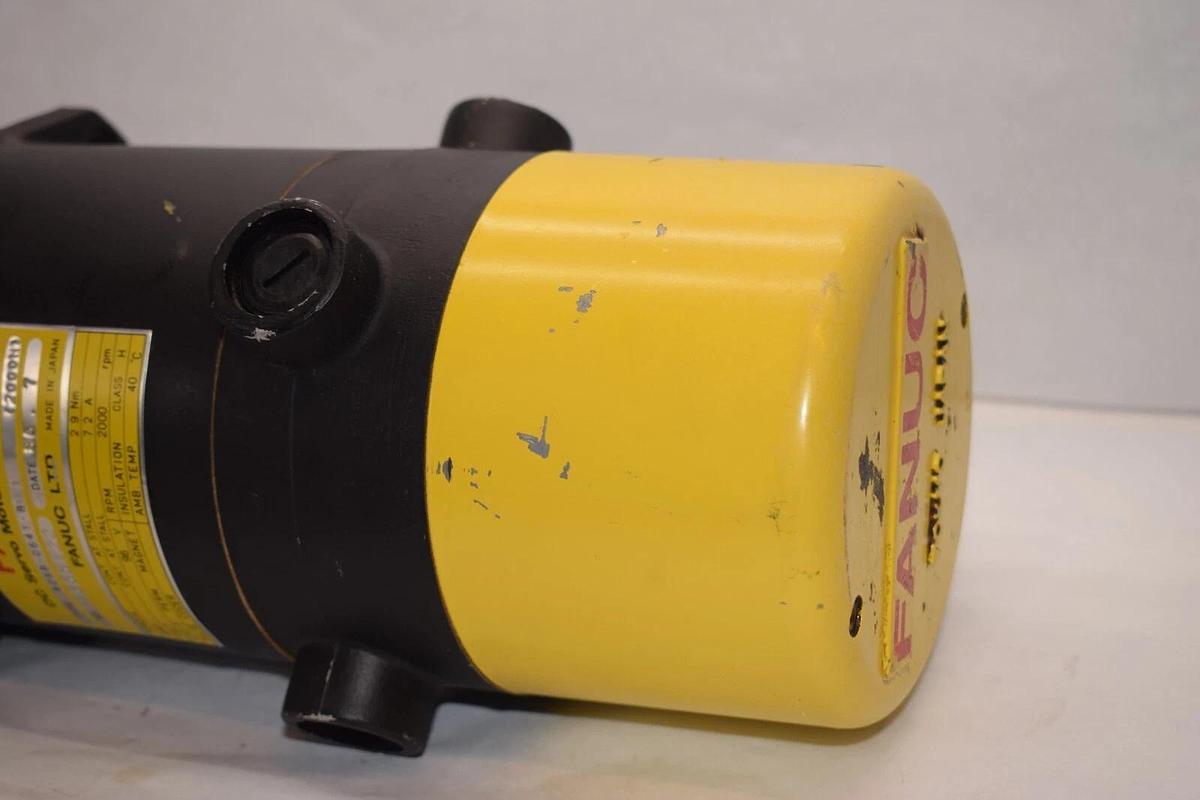 Used Fanuc DC Servo Motor OM A06B-0641-B011  A06B0641B011 2000M 2000rpm