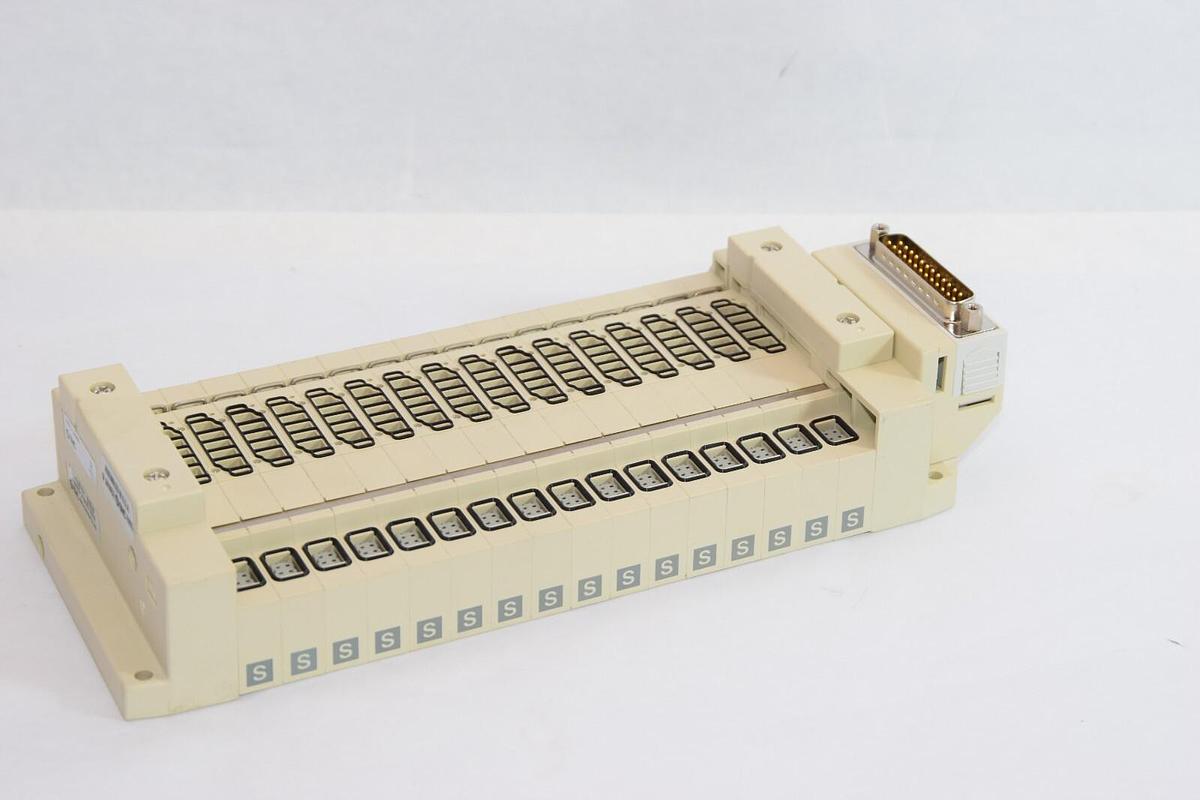 (NEW) SMC SS5V1-J2O001 , SS5V1J2O001 Manifold