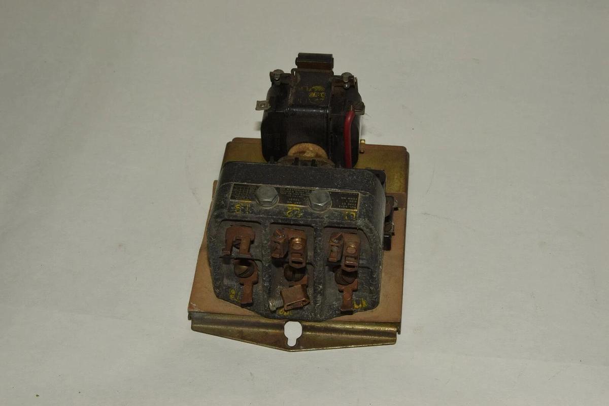 Used CLARK CONTROLLER 13U31 6013 Size 1 600Vac 120V Coil Contactor