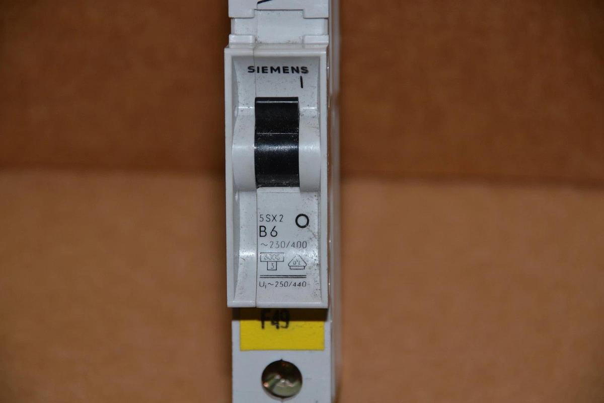 Used SIEMENS 5SX2 B6 5SX2B6 6A 6 Amp A 1POLE 1p CIRCUIT BREAKER