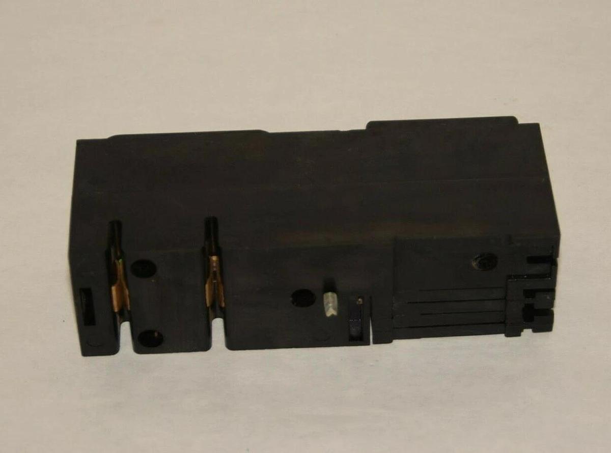 Used ITE QTI2000 QTI-2000 20A 20 Amp Class CTL EQ-T Breaker Outlet