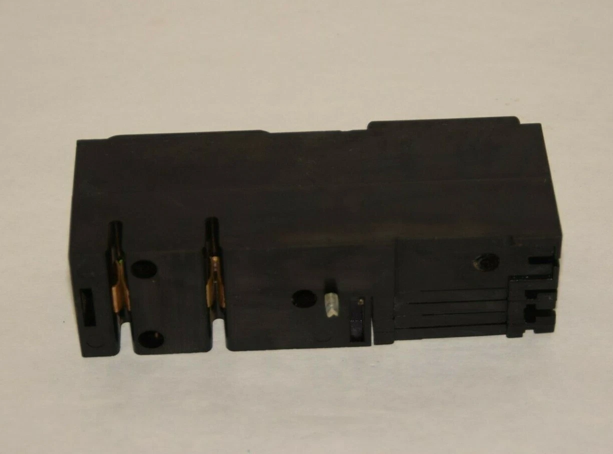Used ITE QTI2000 QTI-2000 20A 20 Amp Class CTL EQ-T Breaker Outlet