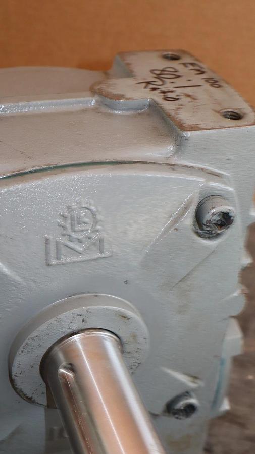 Used Speed Reducer Gear Box 80:1 EM 100 EM100 Ratio 80:1 Right Angle