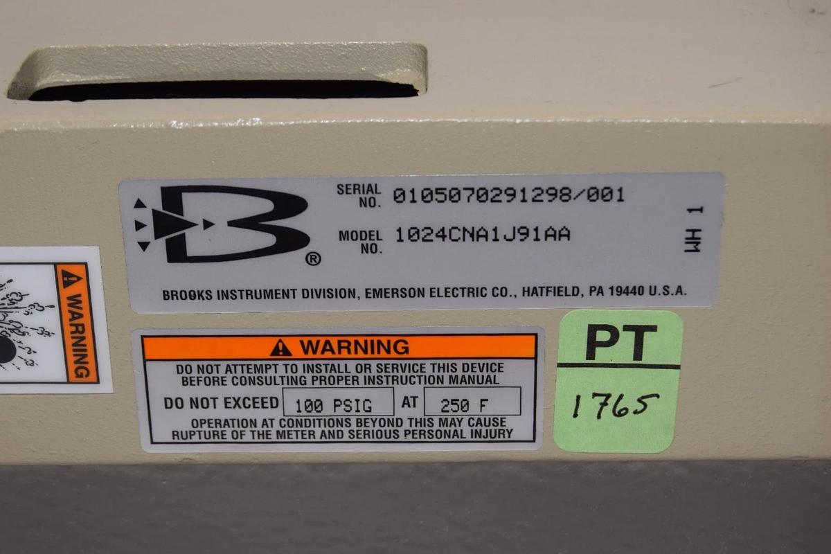 Brooks Instrument Division / Emerson 1024CNA1J91AA Mass Flow Meter (New)