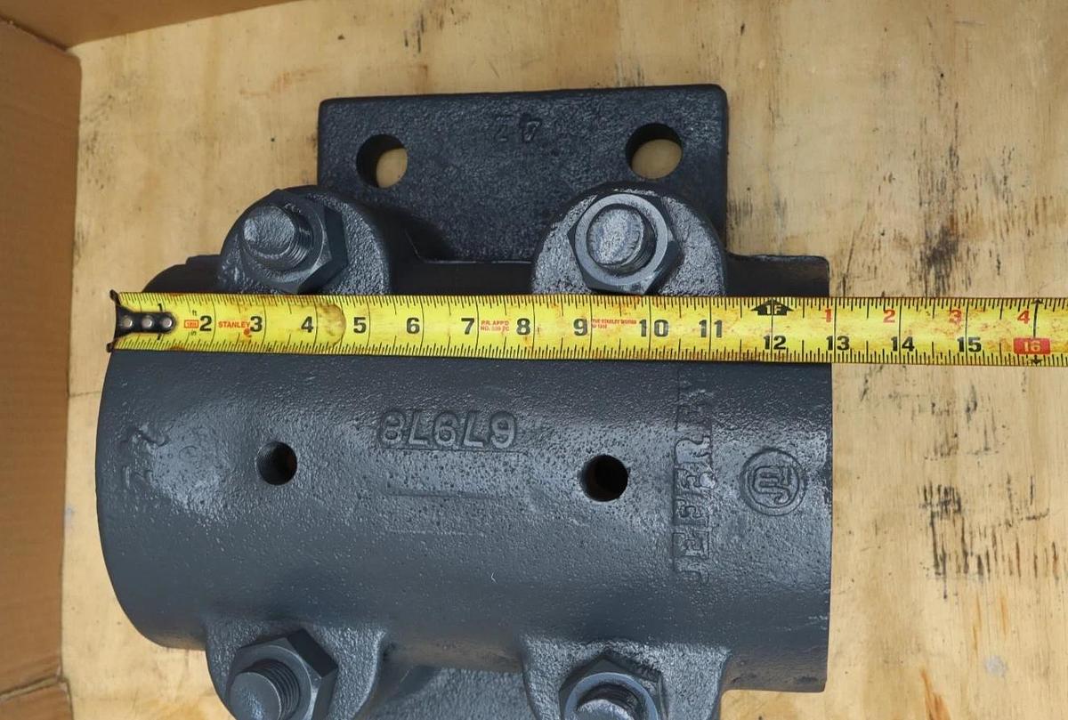 Jeffrey 4 Bolt Split Sleeve Bearing Housing 4-7/16" 4 7/16  67978 67979 13" NOS