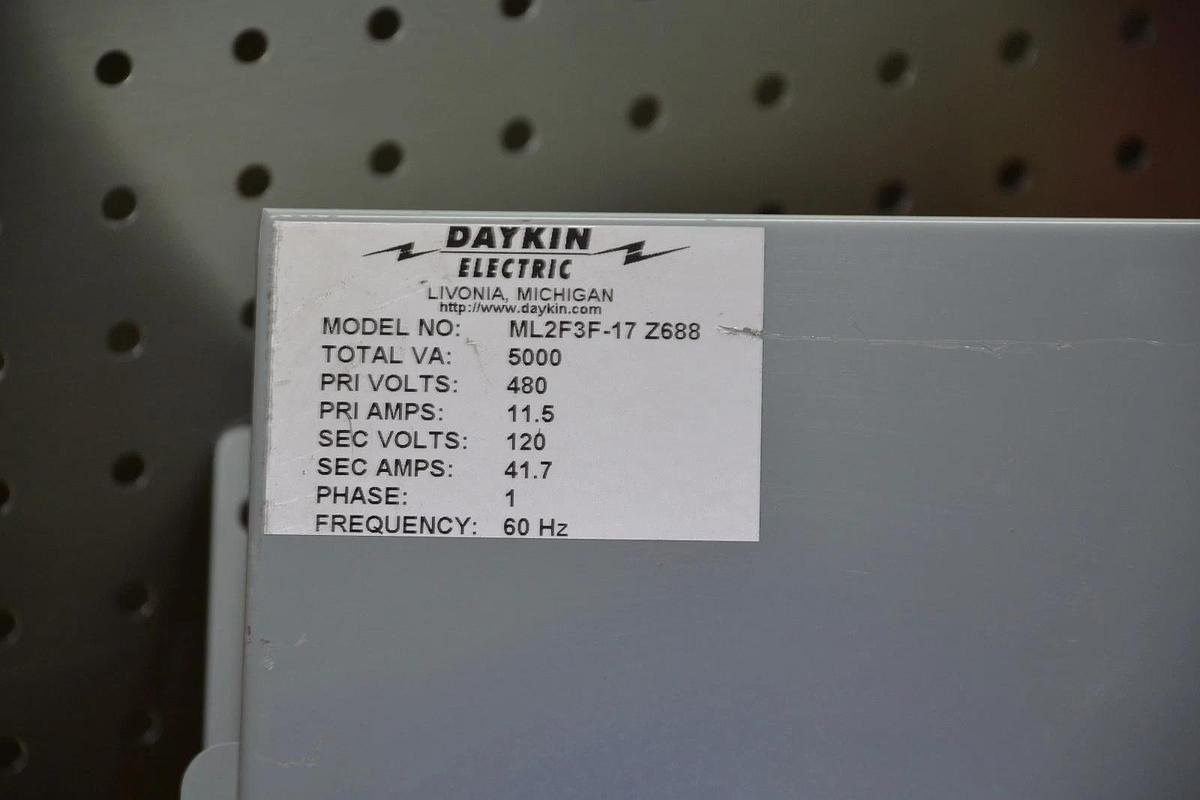 DAYKIN ELECTRIC ML2F3F-17 Z688 TRANSFORMER DISCONNECT 480v NEW