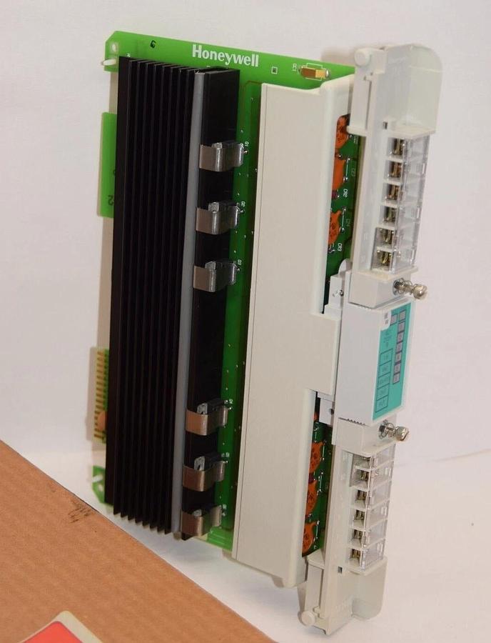 Honeywell 621-2101R 6212101R 115vac Isolated Output Module 6 Point (NEW)