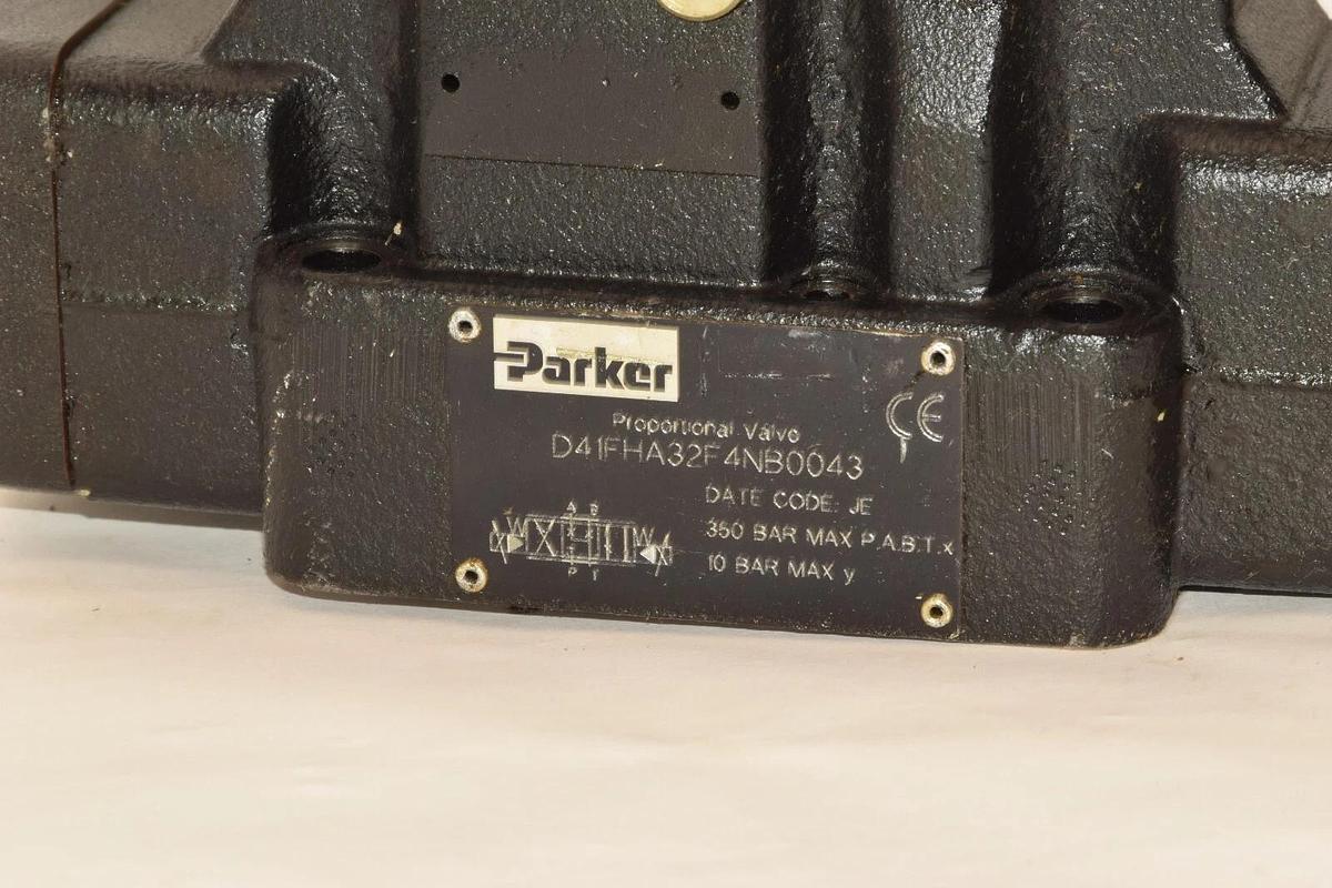 Used PARKER D41FHA32F4NB0043 D1FVE50BCNLB35 Servo Valve