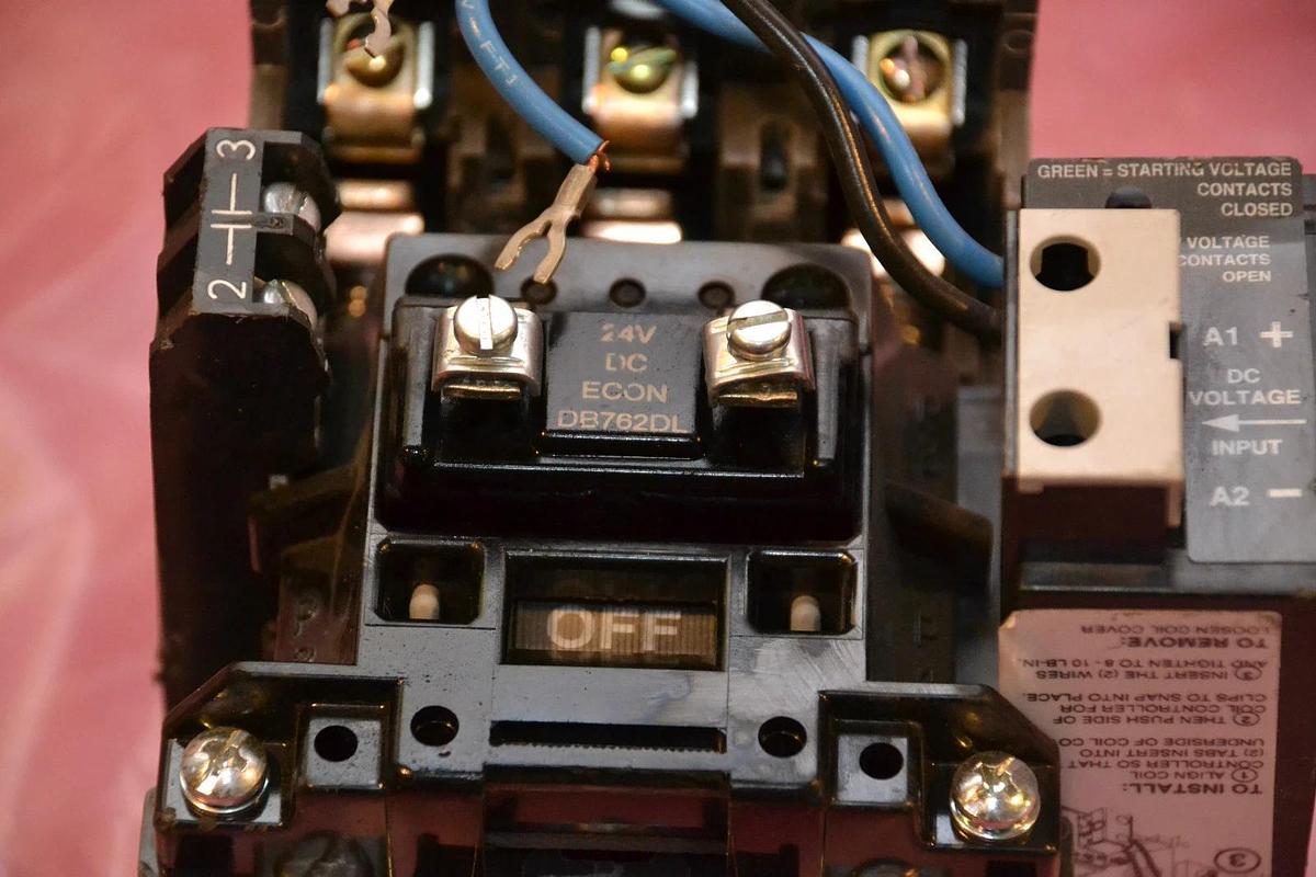 Used ALLEN BRADLEY CONTACTOR X500F-AOD93-X4 X500F AOD93 X4 X500FAOD93X4 REV. B SER. A