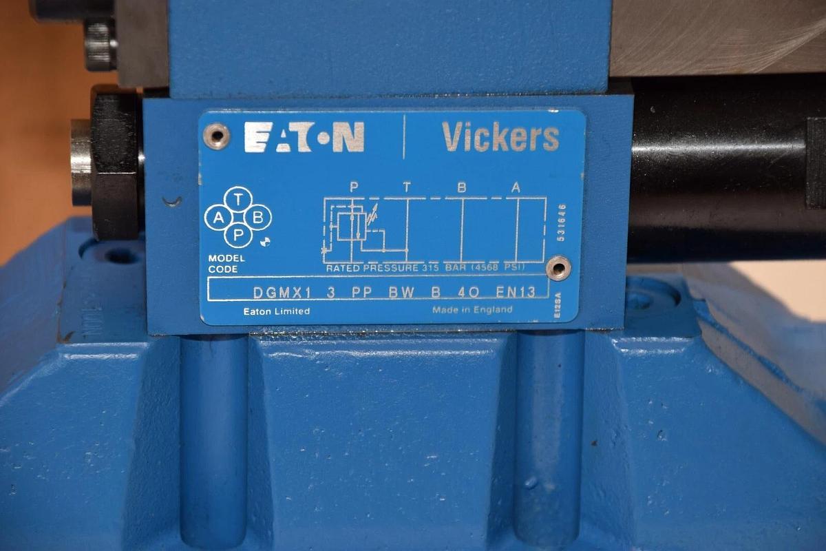 Eaton Vickers Electro-Hydra Proportional Valve KHDG5V-5-2C100N-X-VM-U1-H1-20 NEW