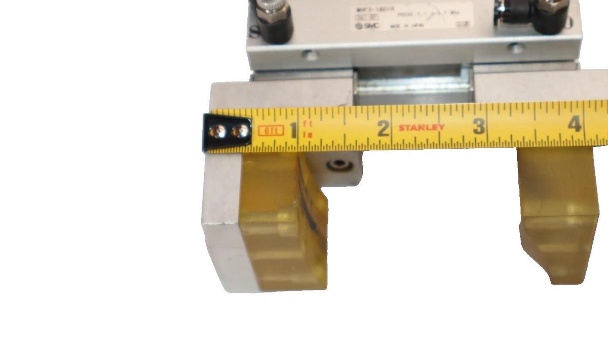 Used SMC MHF2-16D1R , MHF216D1R 0.1-0.7MPa Low-Profile Gripper Air Cylinder
