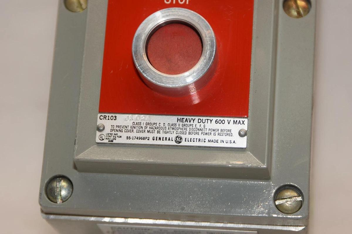 (NEW) GE GENERAL ELECTRIC CR103J102A 55-174968P2 600V 2 Button Unit Enclosure