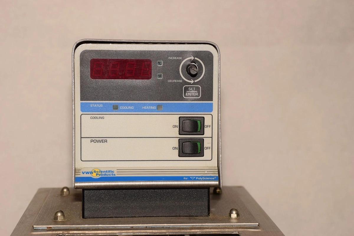 Used VWR SCIENTIFIC PRODUCTS 1160A 120V 60Hz 10.00A Heating/Cooling Circulator Bath