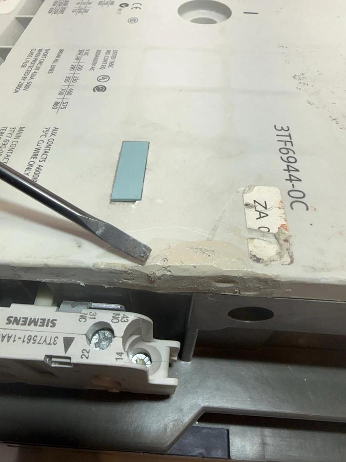 Siemens 3TF6944-0C Contactor,  500HP, 820Amp, 600VAC, 3-Pole, 120VAC Coil 820A