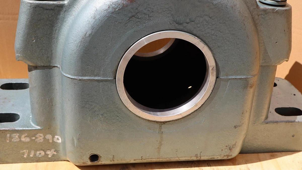 SKF 4 Bolt Split Pillow Block Bearing HOUSING ONLY SAF634N SAF 634N 5-15/16" NOS