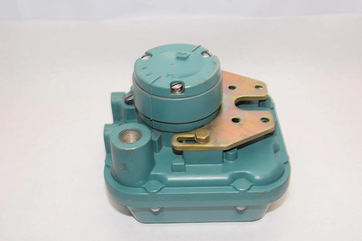 Used HONEYWELL 870022-012-11-13-01-25-00 4-20ma Electro-Pneumatic Valve Positioner