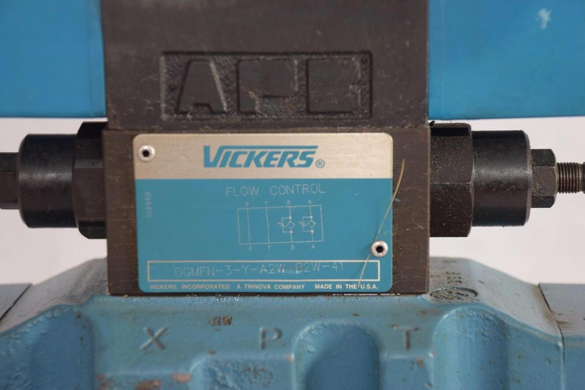 Vickers Directional Control Valve DG5V72C2TMUH730 DG4V-3-6C-M-U-H7-60 *NOS*