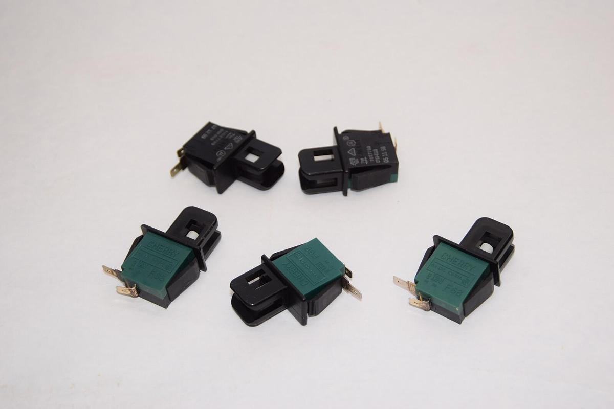(NEW - Lot of 5) CHERRY F68 110E7780 0.1A 125Vac T85 2-Blade Push Button