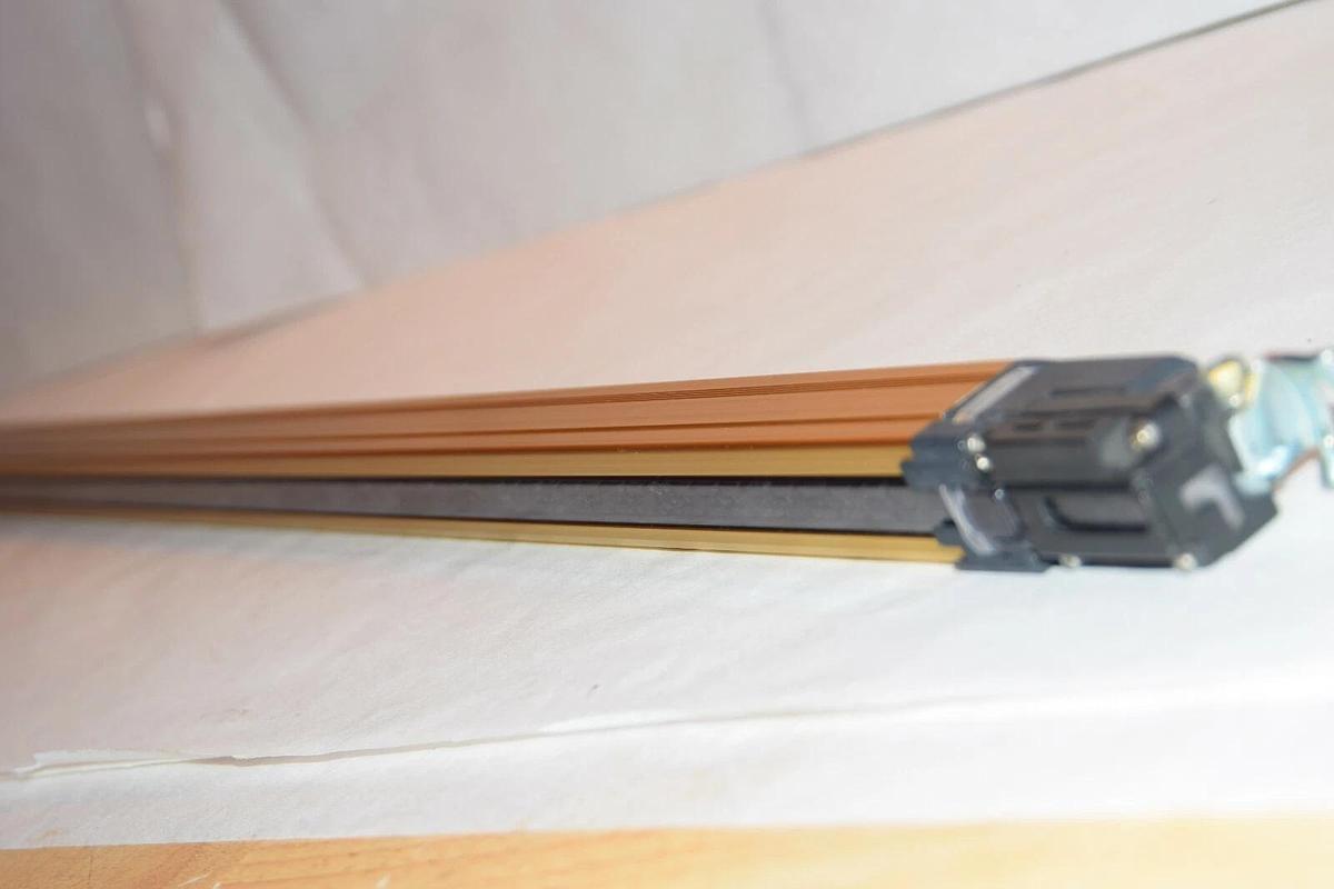 Used SUNX SF4B-H64-01 D V2 Emitter Safety light curtain Matsushita Electric PANSONIC