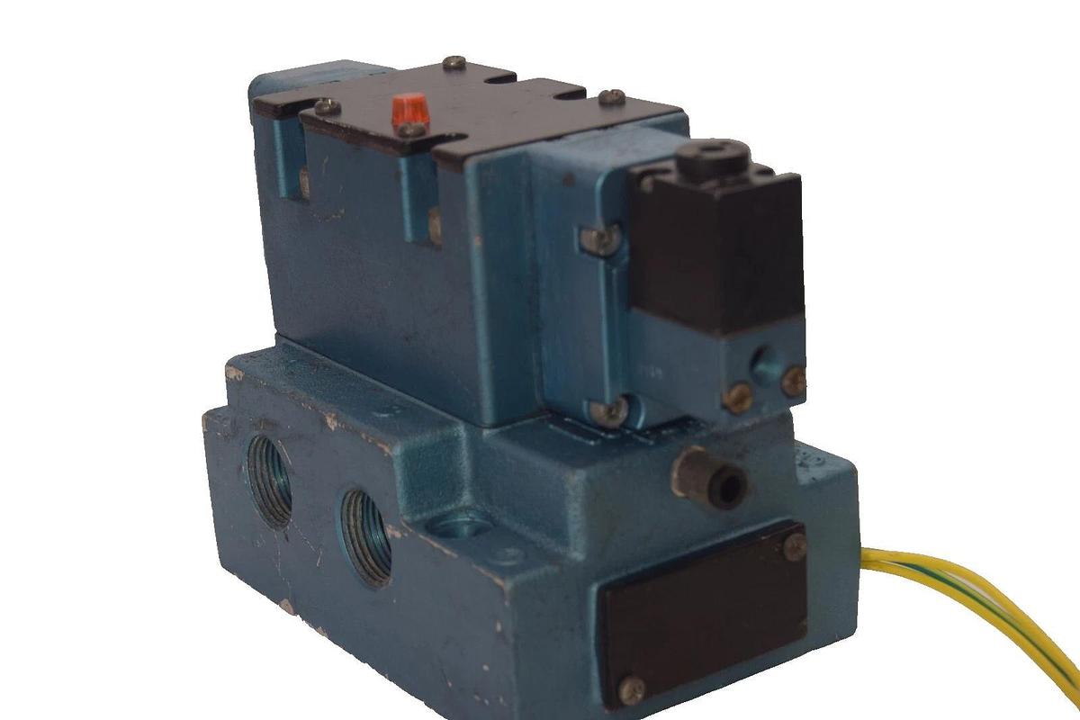MAC VALVE 6613A-222-PP-501DA , 6613A-000-PP-501DA 85-105psi Pneumatic Valve NOS