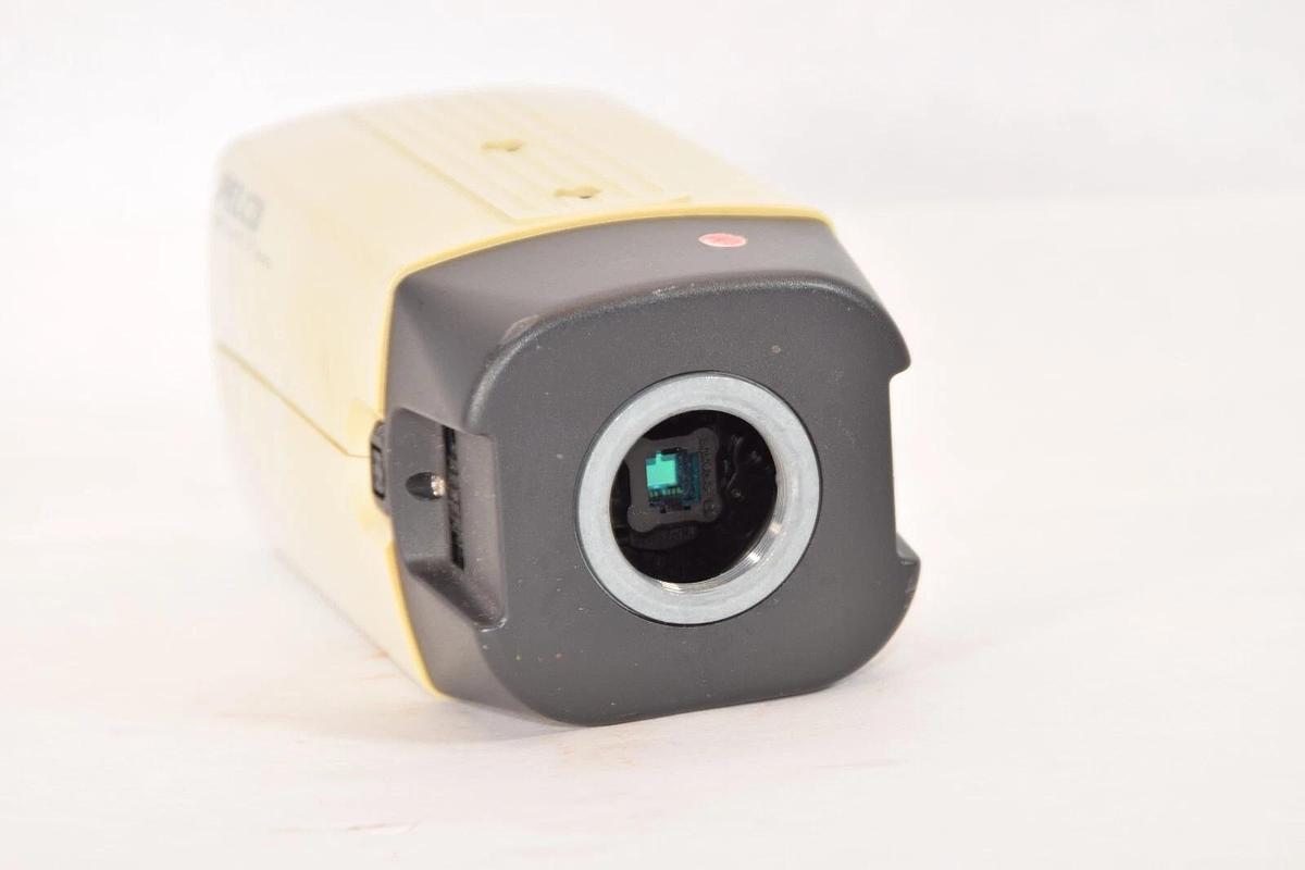 Used PELCO CC3710H-6 CC3710H6 1/3" CCD 12/24V CDSP Color CCD Camera