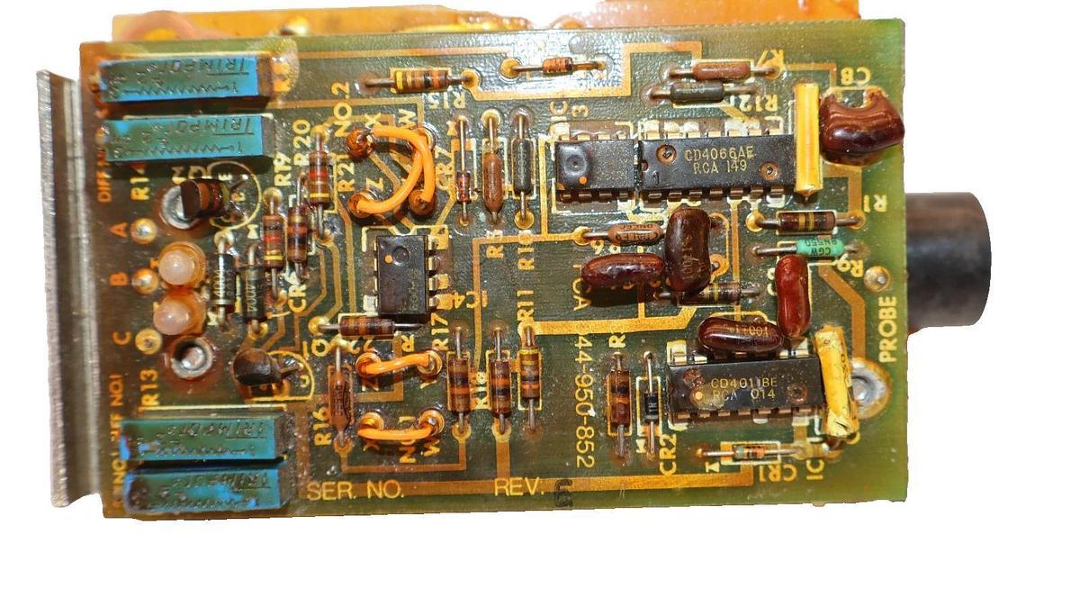 Used Robertshaw Relay PC Board PCA 044-950-381-01 Rev G