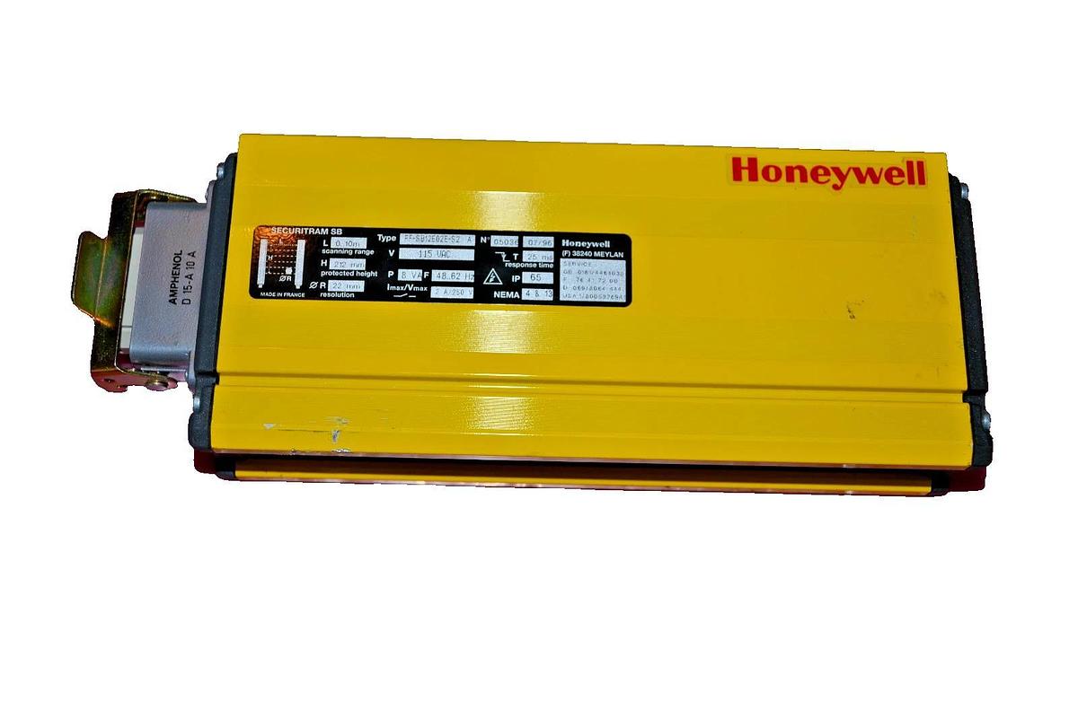 Used HONEYWELL LIGHT CURTAIN EMITTER FF-SB12E02E-S2 A FF SB12E02E S2 A FFSB12E02ES2A