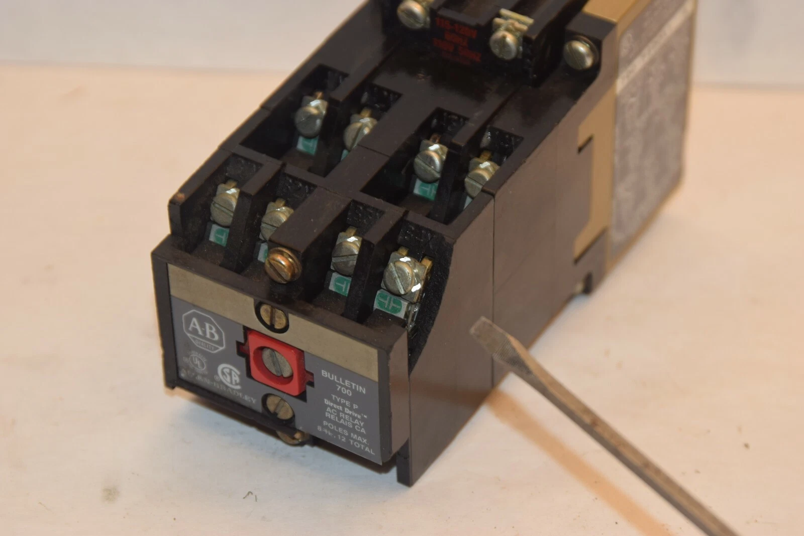 Used ALLEN BRADLEY 700-P800A1  700P800A1 Series A 115-120V Direct Drive Relay