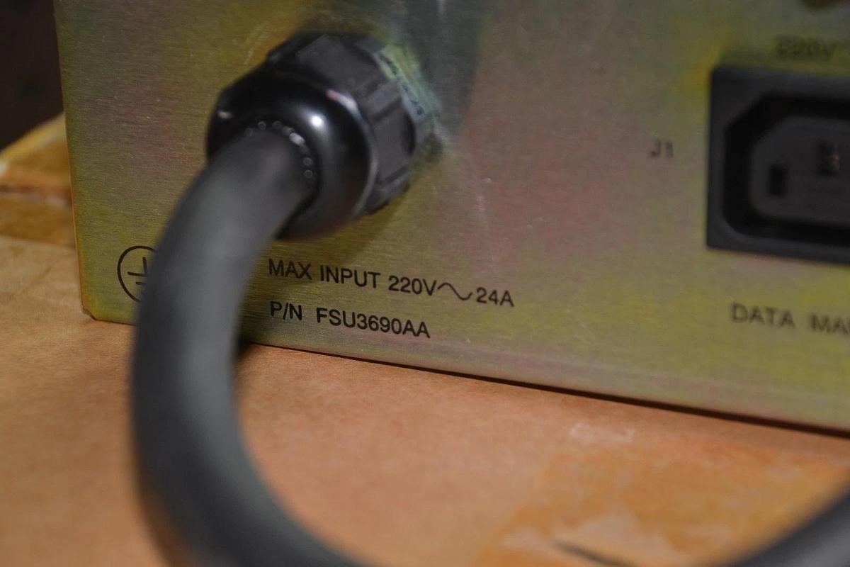 PULIZZI Z-line PC1746 250V SINGLE PHASE 1674 Rack Power Strip NEW