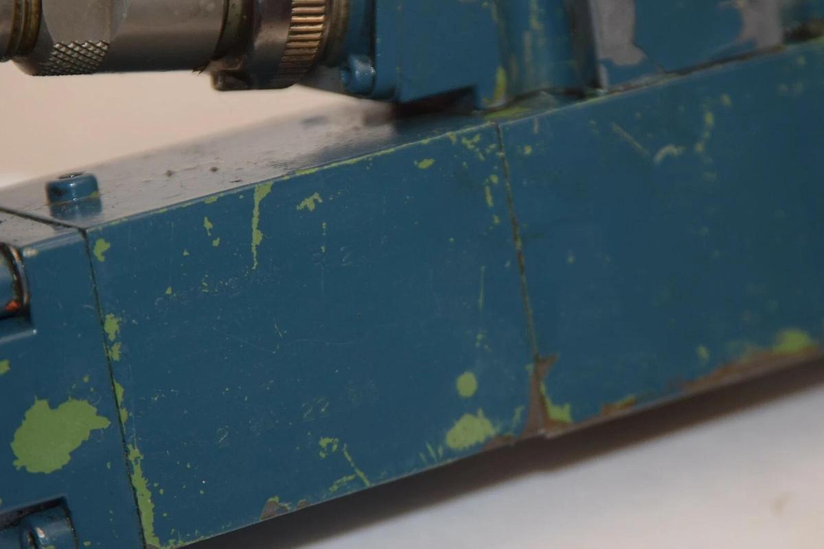 Used REXROTH Mannesmann 4WRS 6E16-21/24Z8/M 019640M-11 Directional Valve