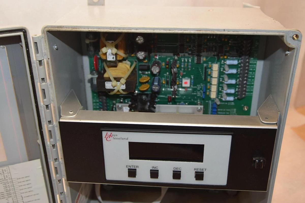 Used Hays Cleveland A10050A0A03Z00 Series 10050 Oxygen Analyzer Control Unit