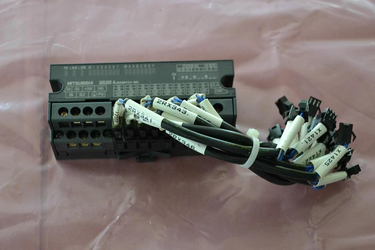 Used MITSUBISHI 24vdc INPUT UNIT AJ65SBTC4-16D AJ65SBTC4 16D AJ65SBTC416D 5A