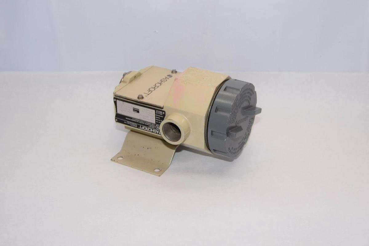 Used ASHCROFT PPDN7GGB25 XK3 15A 125/250/480Vac 30/500psi Pressure Sensor Switch