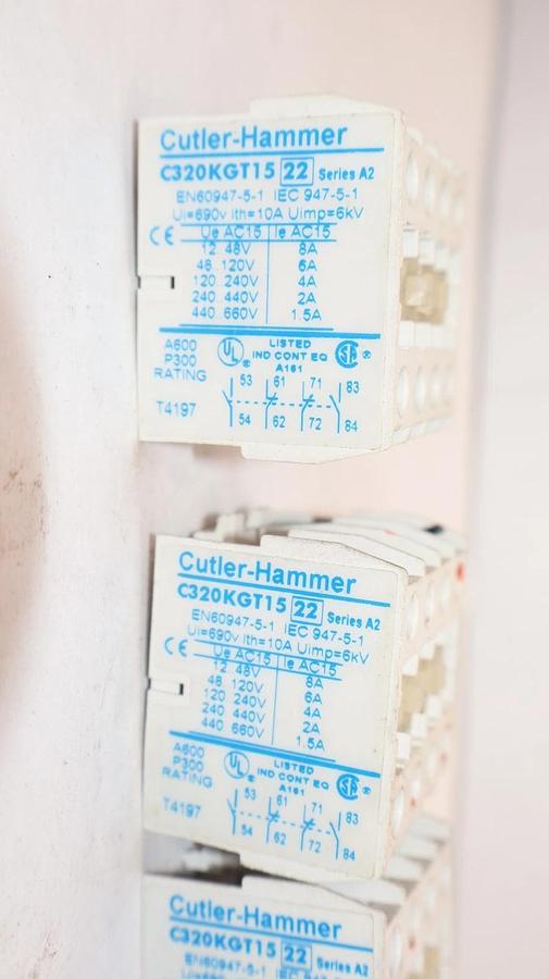Used Cutler-Hammer Eaton Contact C320KGT15 22 600V 10A 10 Amp 3P (Lot of 5)