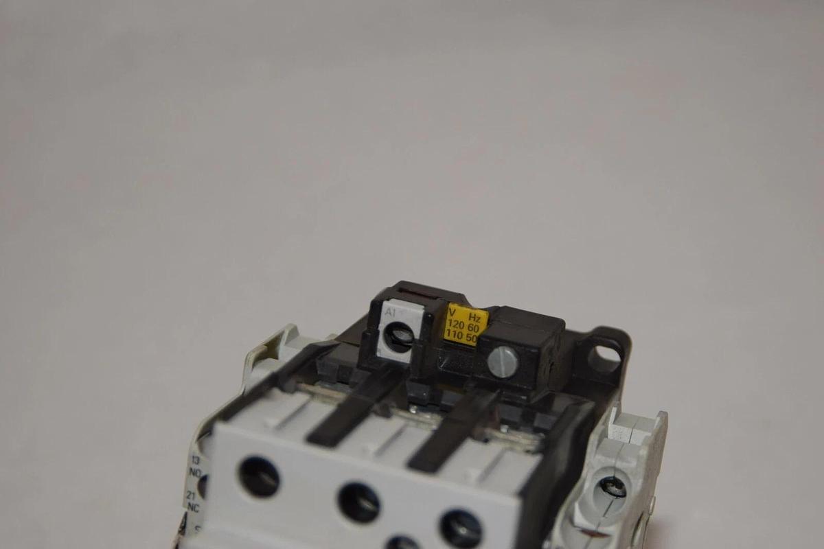 Used SIEMENS 3TF4422-0A..1 Size Sz 1 Starter 110-120v coil Relay 3UA55 00-1J* 6,3-10A